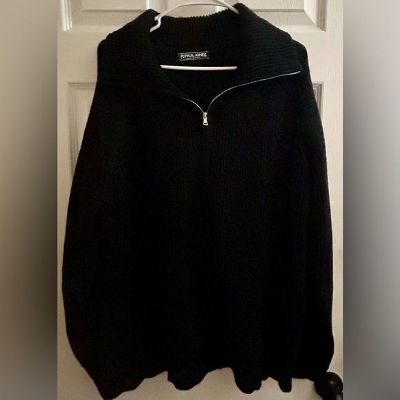pj paul jones Other - Elegant Black Zippered Sweater